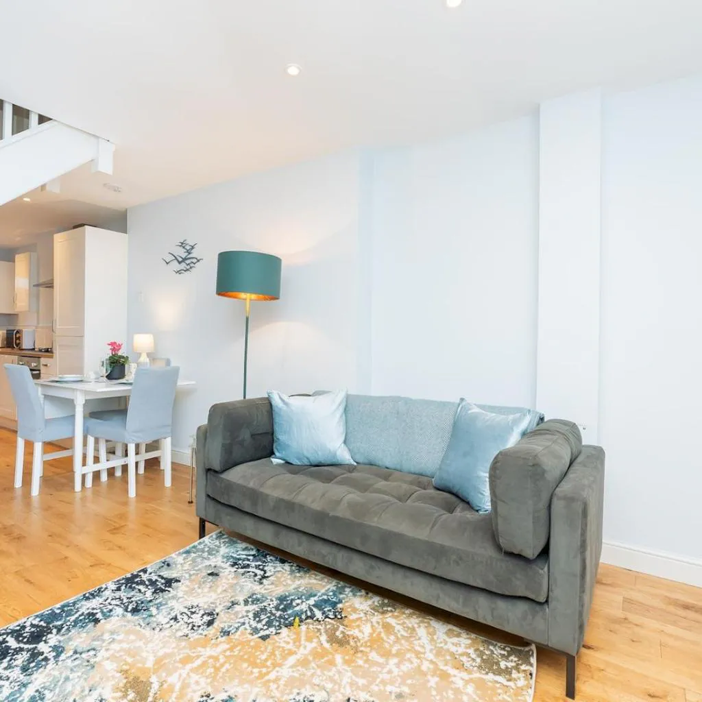 Photograph of Delightful retreat in Larkhall with free parking - Pass the Keys