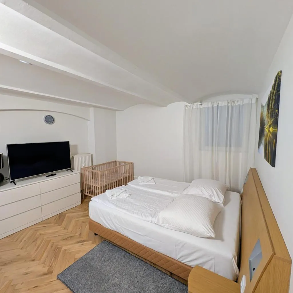 Photograph of M101 Rooms
