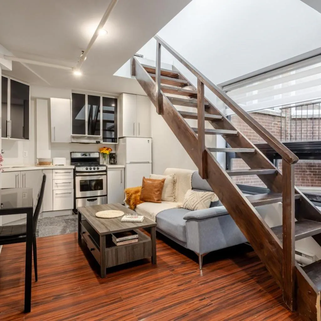Photograph of 1BDR Mezzanine-Bishop-Vibe Central MTL