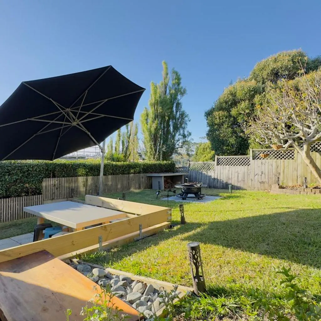 Photograph of 3 bedroom, BBQ, Parking, Ellerslie Racetrack