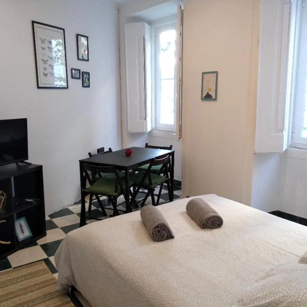 Photograph of 3 bedroom apartment in Mouraria