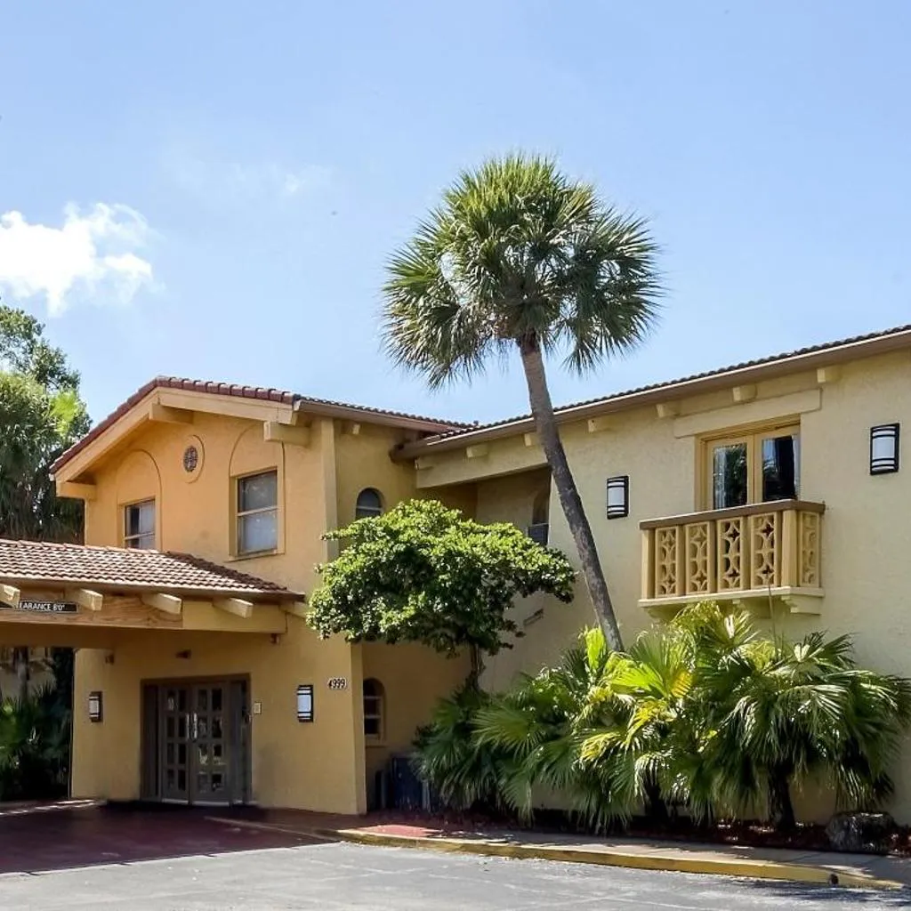 Photograph of Red Roof Inn Tampa Bay - St. Petersburg