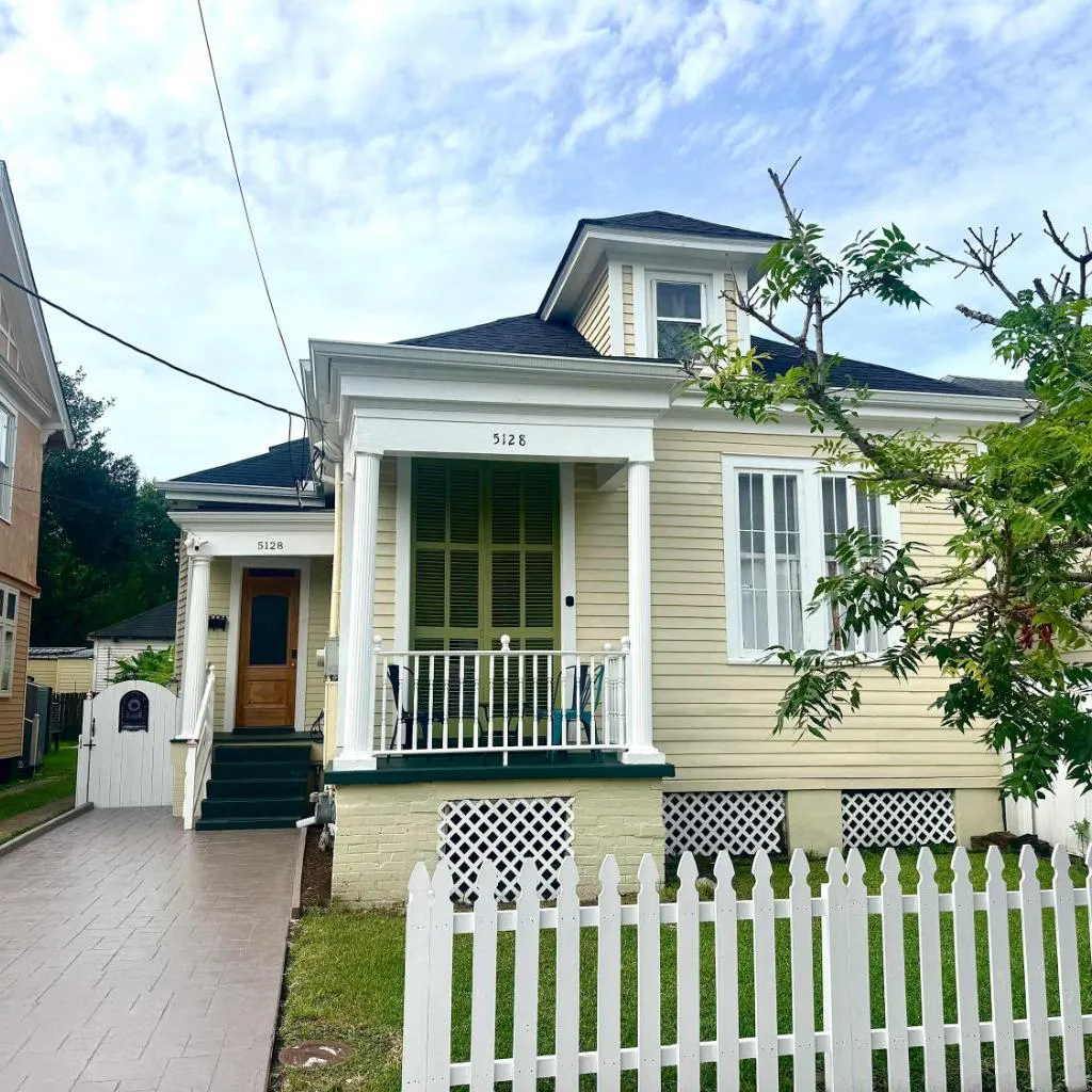 Photograph of Prime Uptown Villa with Backyard and EV Parking