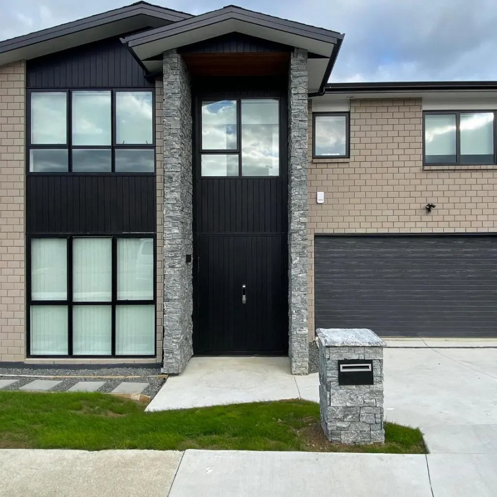 Photograph of Extra-Large Brand-New House, Over 400sqm
