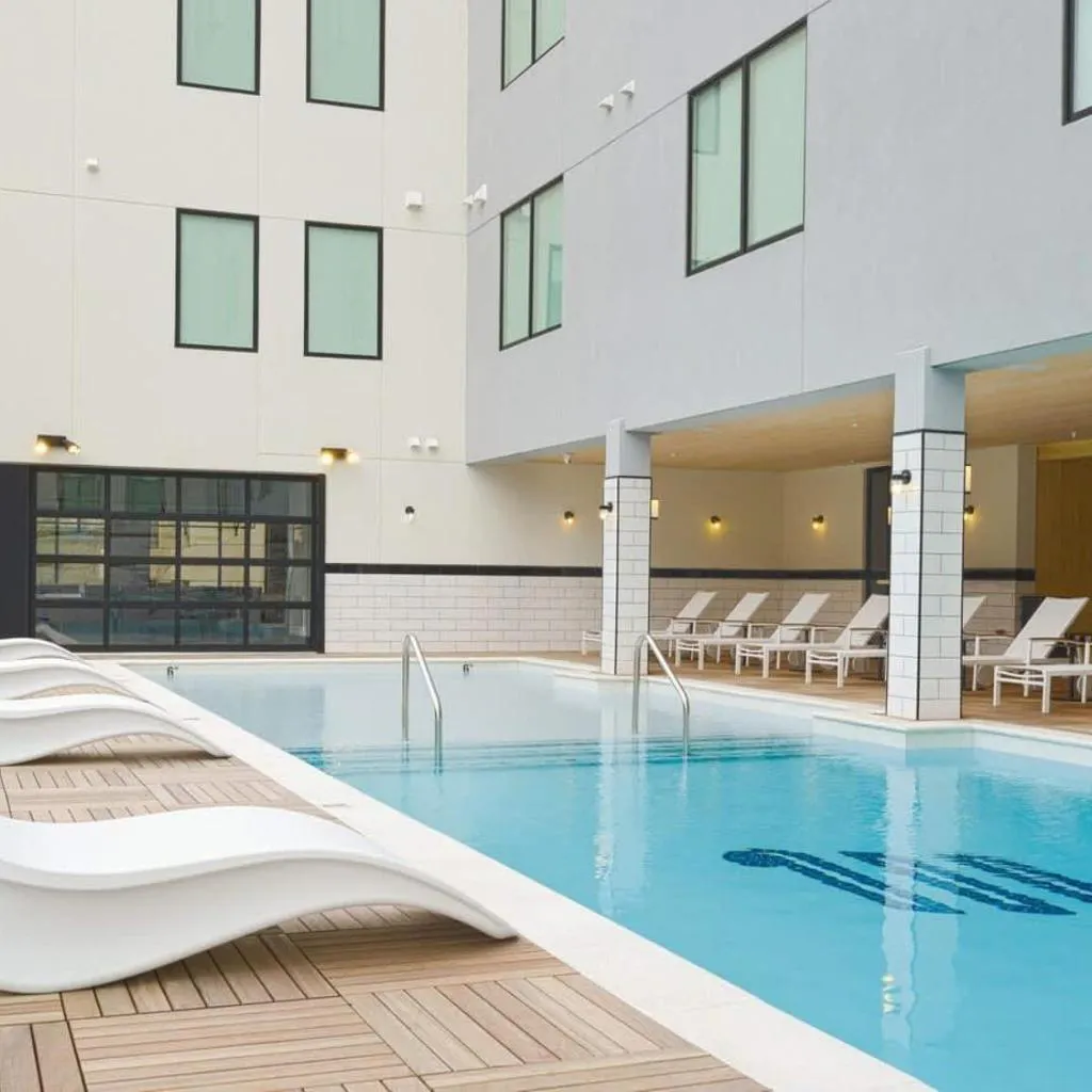 Photograph of Pianissimo-2 Units-Rooftop Pool-Gym-On Music Row