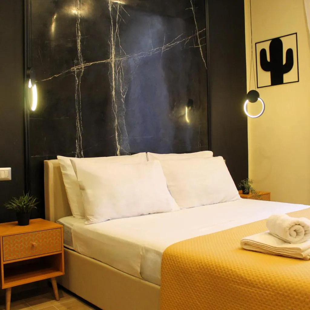 Photograph of BlackWoody Contemporary Rooms - Napoli Centro Storico Via Toledo