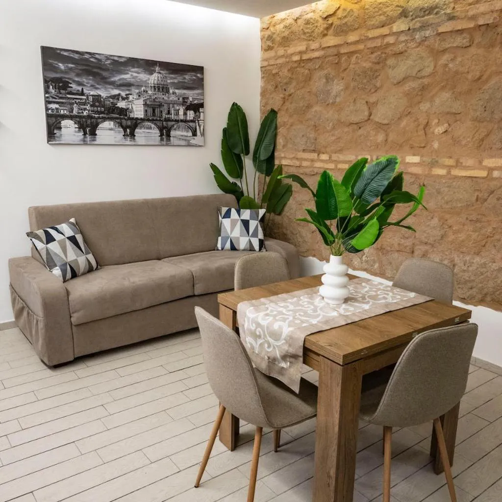 Photograph of Maison Monteverde, Trastevere