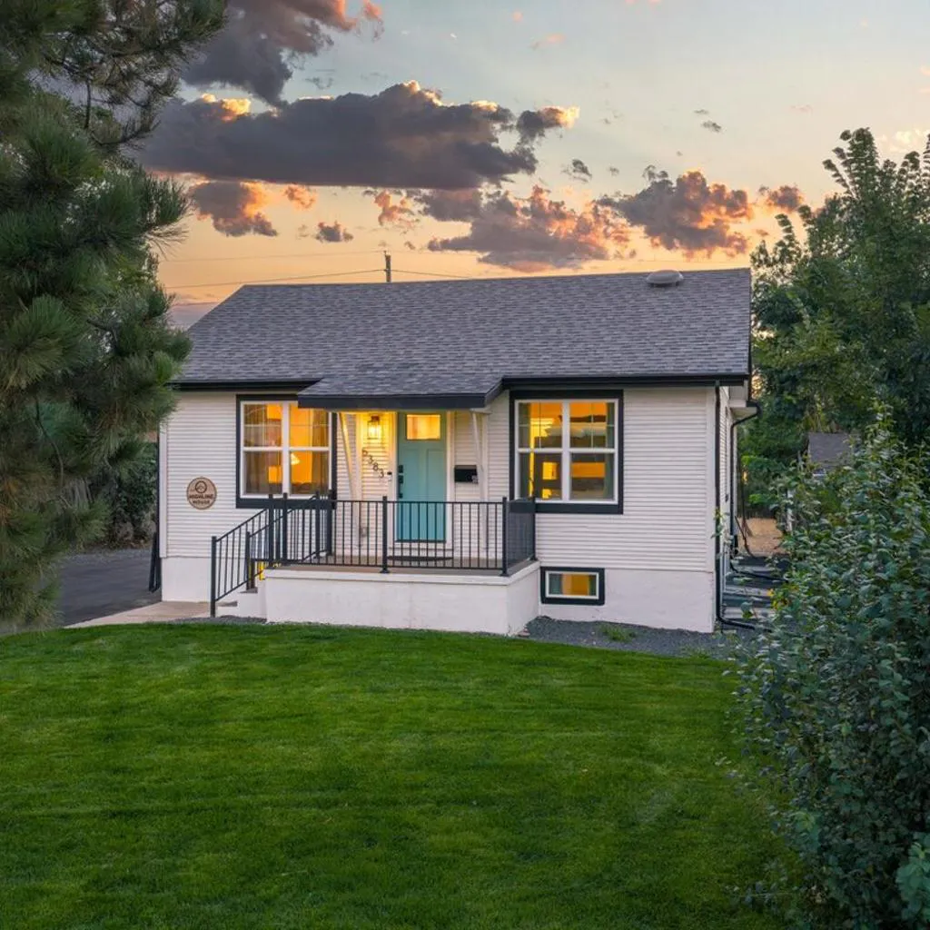Photograph of Denver 5BR Hot Tub, Pool Table, Ping Pong!
