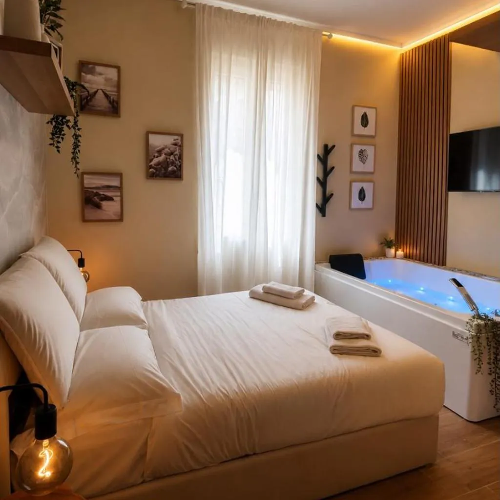 Photograph of Luxury Center Apartment With Jacuzzi Colosseo - San Giovanni