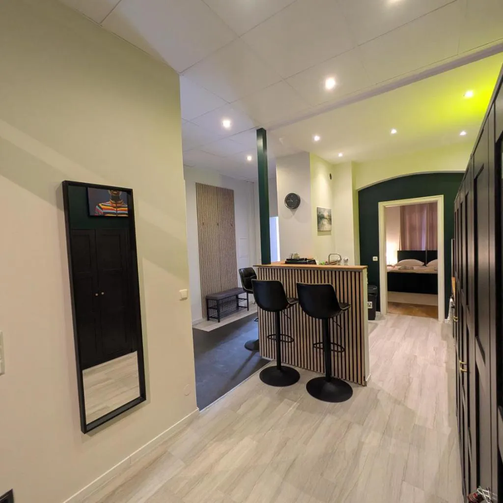 Photograph of Munich Apartment 110 qm with 3 Bedrooms Right at Okotoberfest 1 to 10 Guests