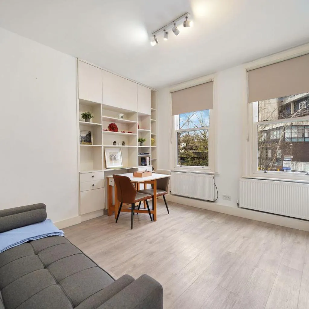 Photograph of Bright and Relaxing London Base in Hampstead - Pass the Keys
