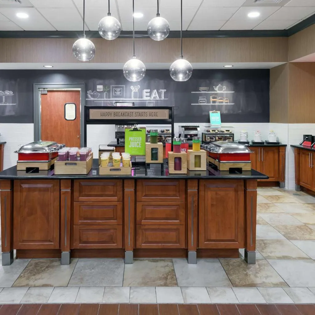 Photograph of Hampton Inn & Suites Orlando Airport at Gateway Village