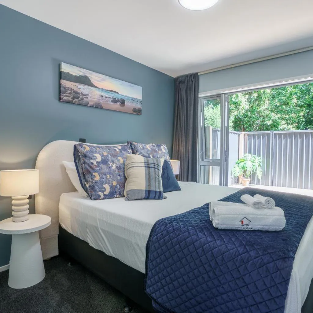 Photograph of Auckland City Escape Modern Home with Spa Pool