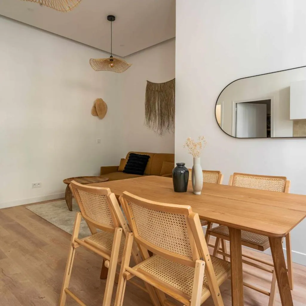 Photograph of A modern renovated apartment near Metro Line 2