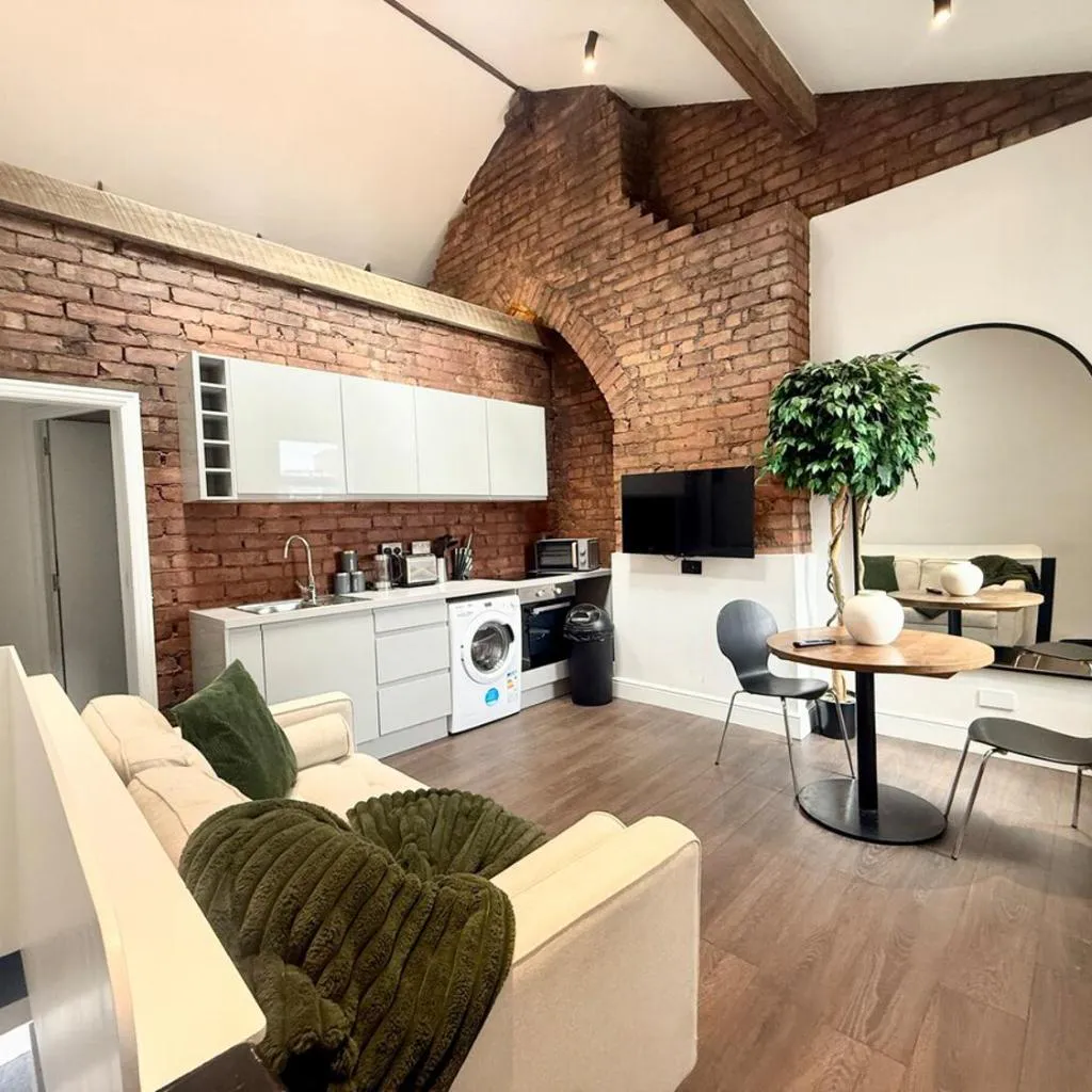 Photograph of Spacious 4-Bed House near Anfield - 2 Bathrooms - Free Parking