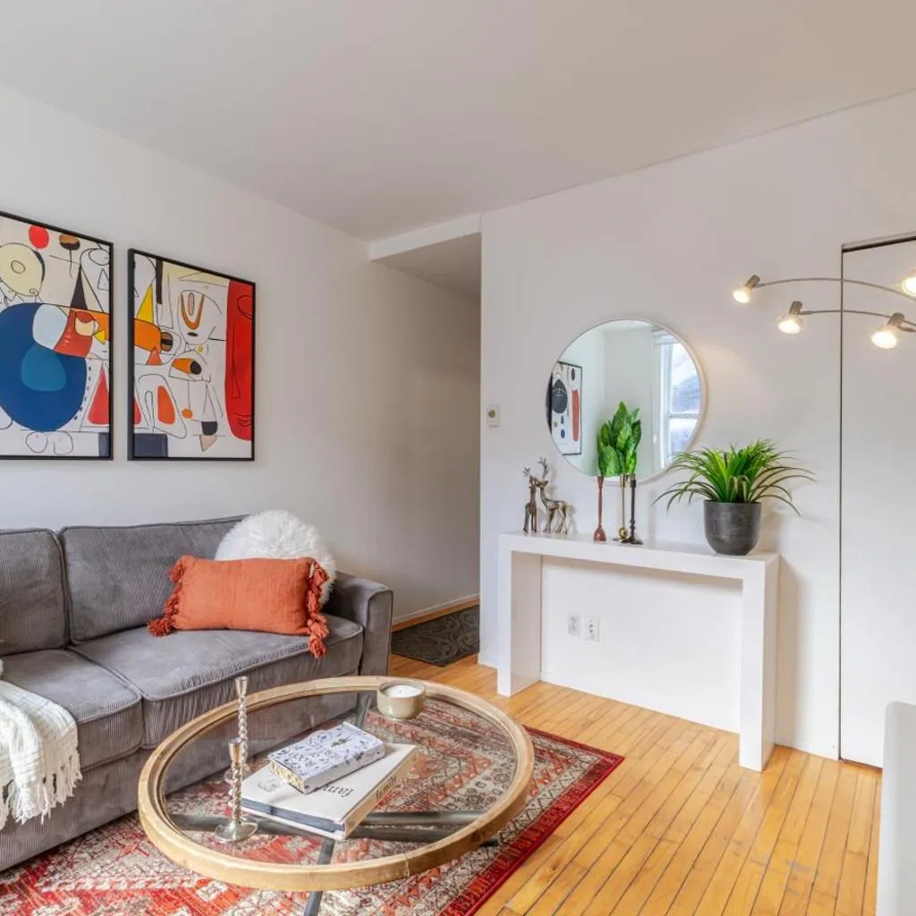 Photograph of Cozy 2BR in Plateau – Downtown Comfort