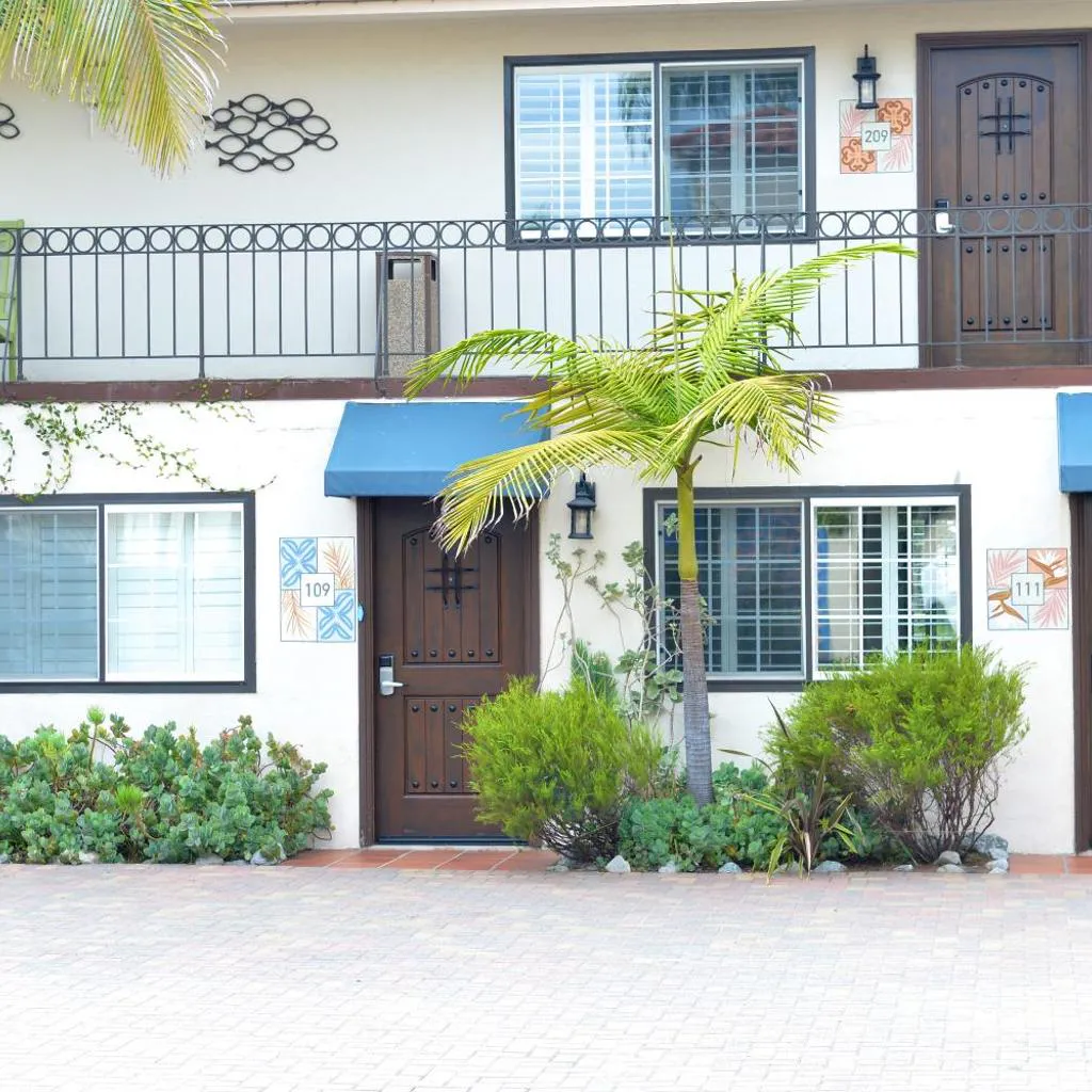 Photograph of Crown City Inn Coronado