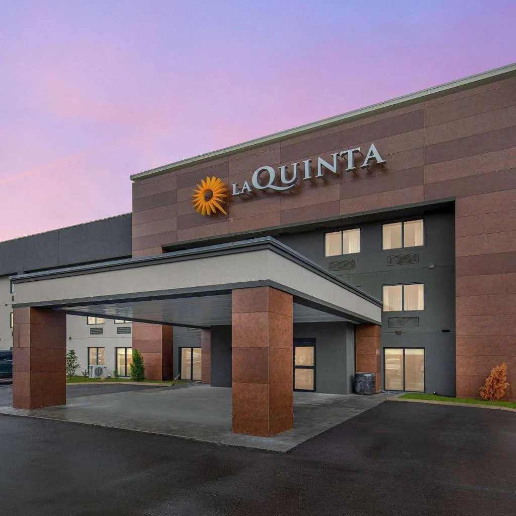 Photograph of La Quinta by Wyndham Nashville Airport