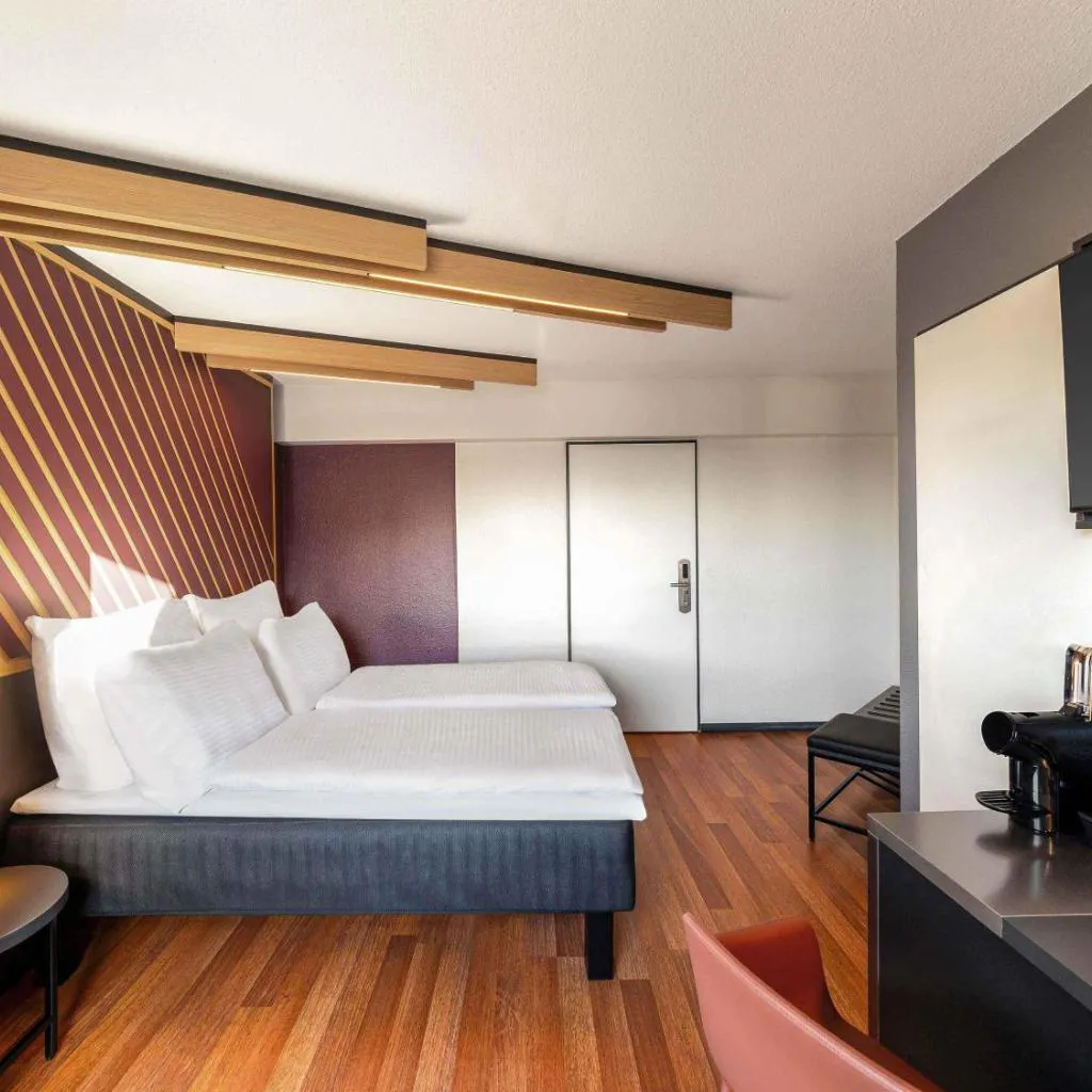 Photograph of B&B Hotel Düsseldorf-Hbf