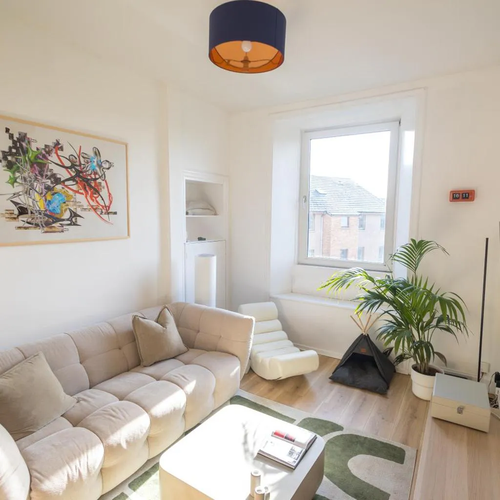 Photograph of Stylish & Cozy Edinburgh 1 Bed Apartment