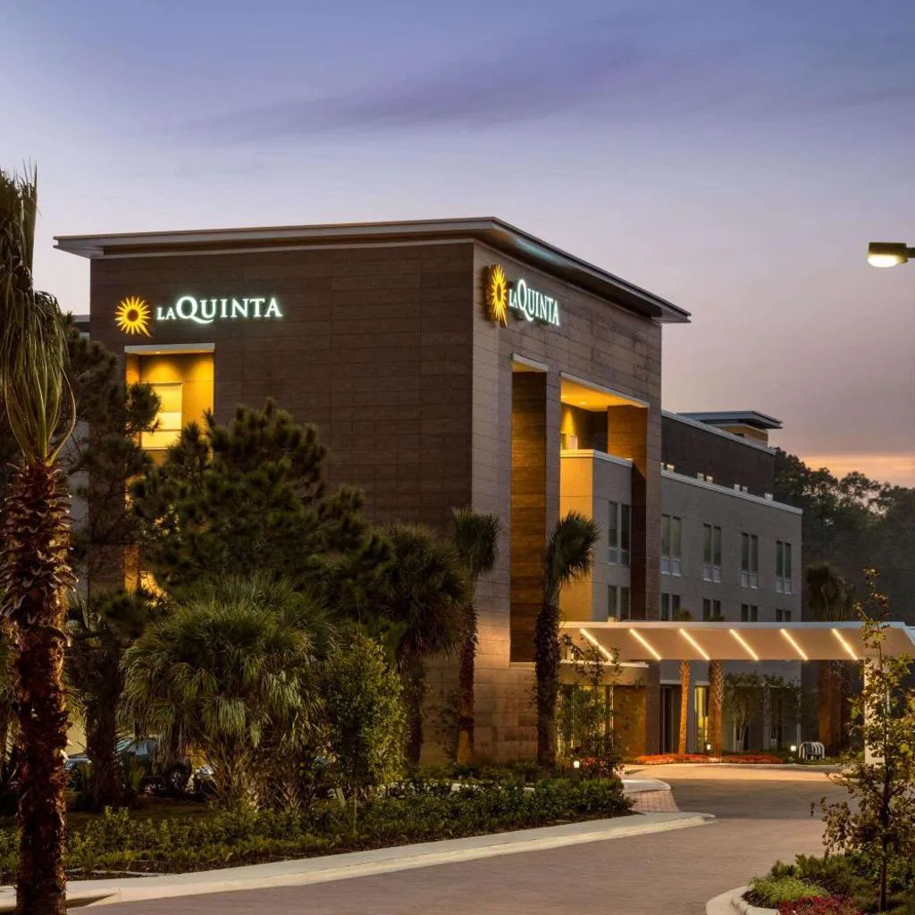 Photograph of La Quinta Inn & Suites by Wyndham Orlando I-Drive Theme Parks