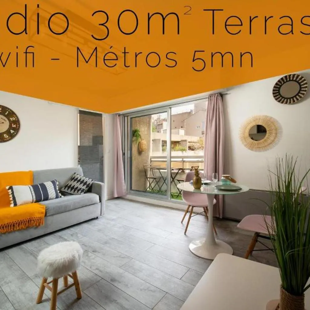 Photograph of Appartement climatisé tout equipe avec balcon au cœur de Marseille