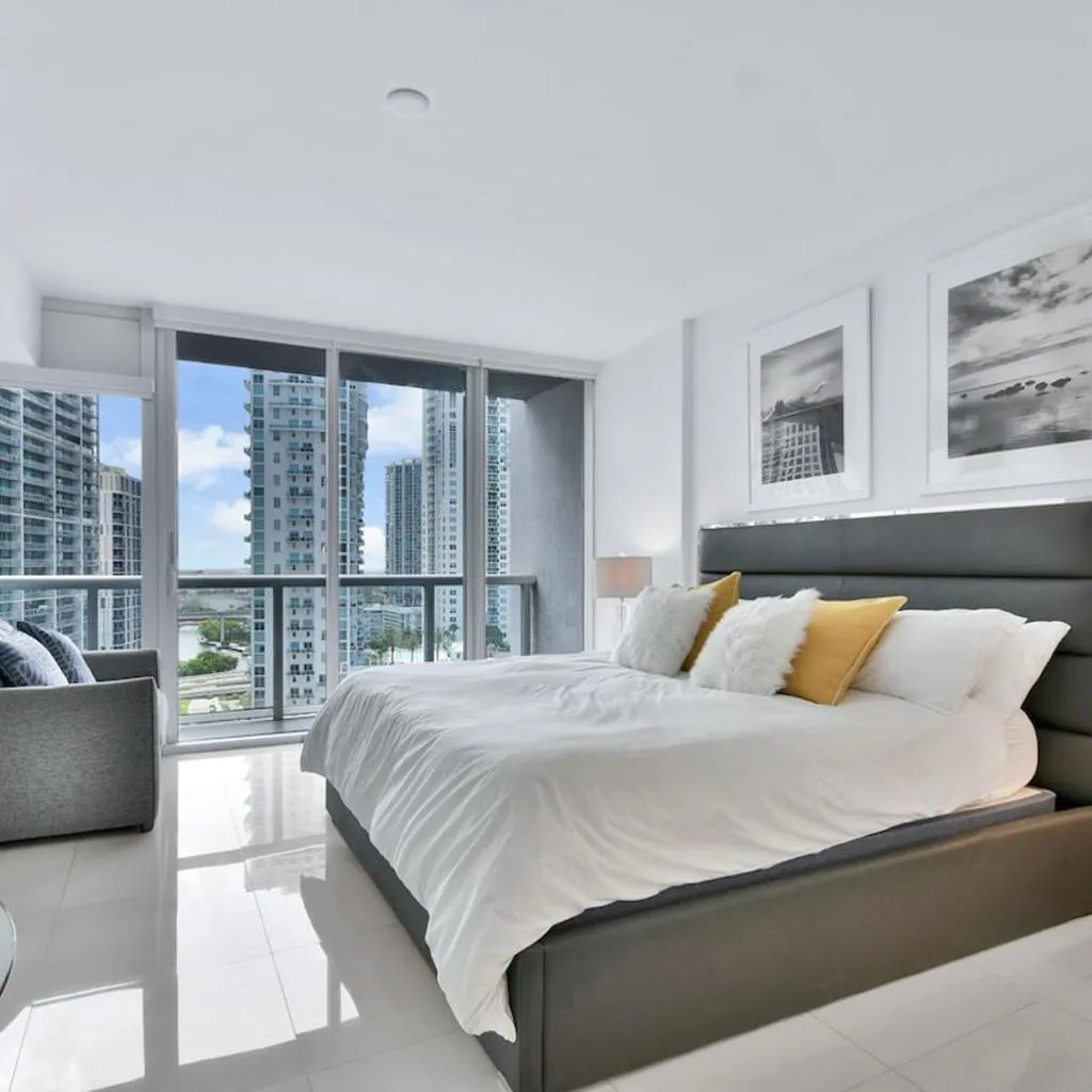 Photograph of Studio at Icon Brickell Luxury Waterfront Building