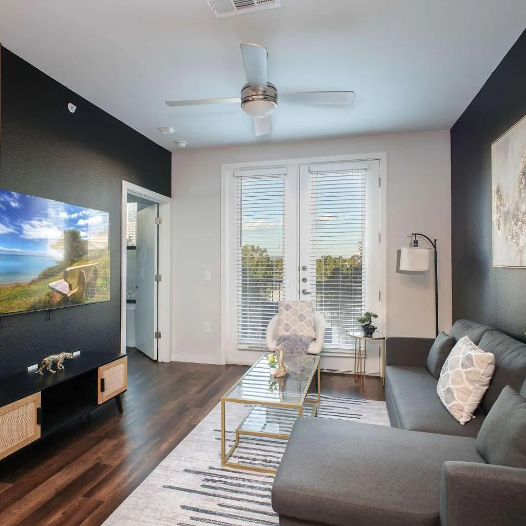 Photograph of Cozy 1BR Haven w Pool, Gym, Steps from Riverwalk