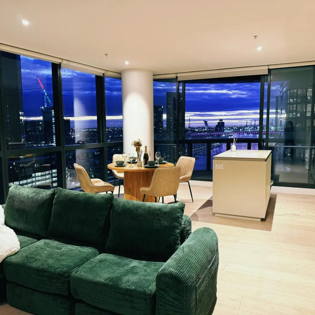 Photograph of Panoramic Harbour City Views Luxe 2BR Parking