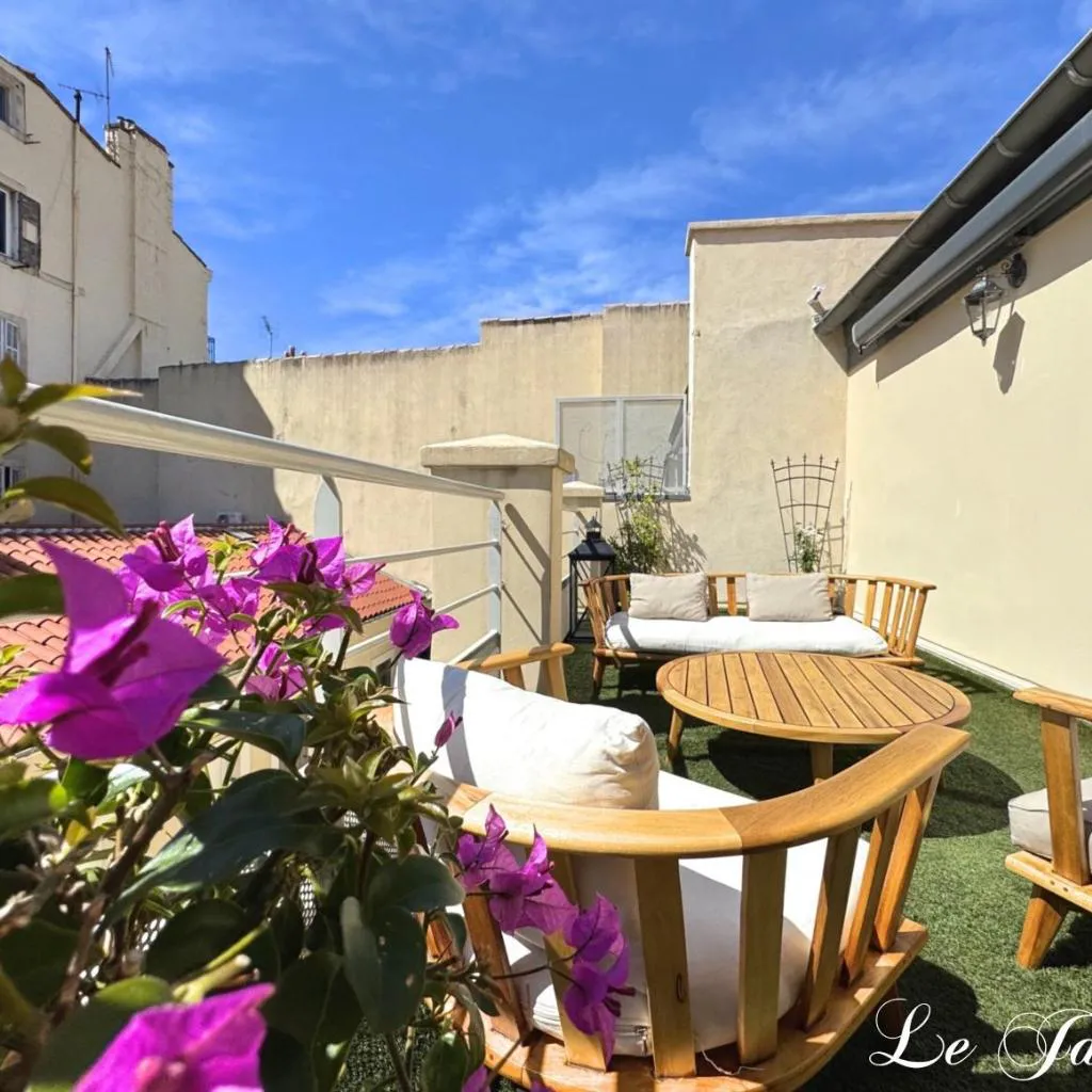 Photograph of Les Appartements du Vieux Port