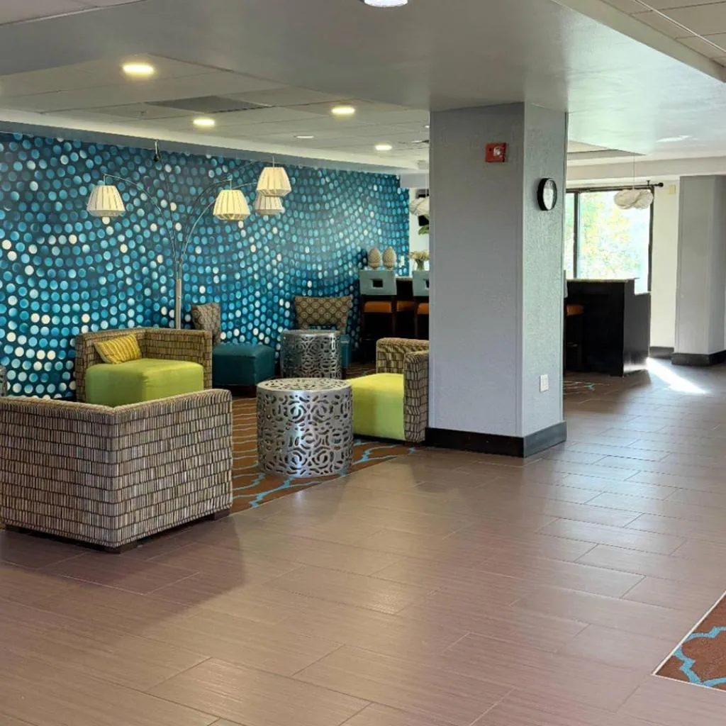 Photograph of Comfort Inn & Suites Tampa North I-75