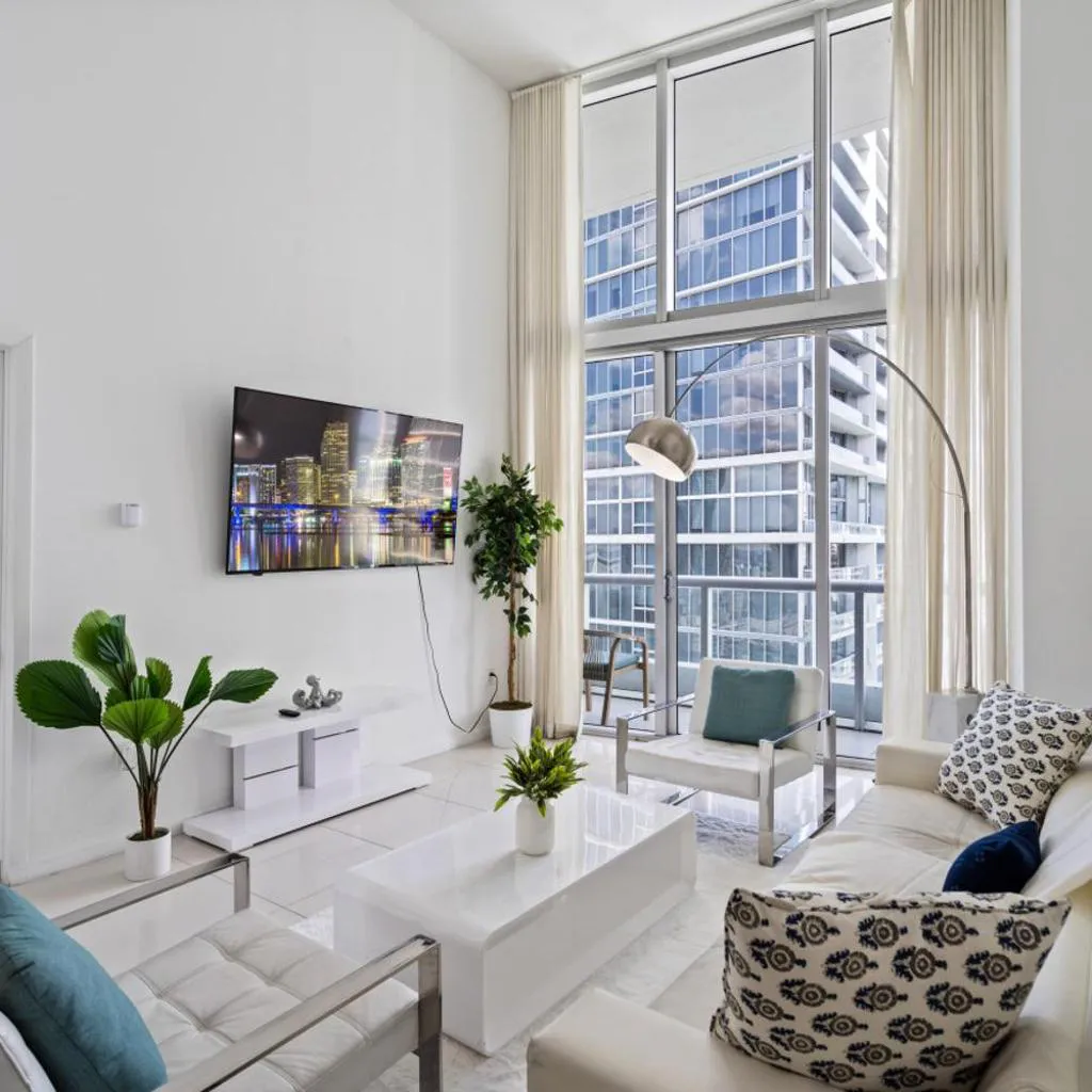 Photograph of Icon 1 Bed With Water Views 16 ft Ceilings and Free Spa Access