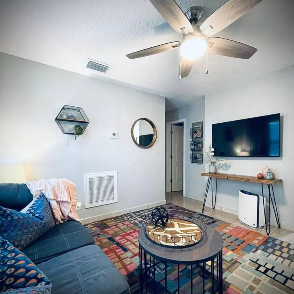 Photograph of 01 Best of FLL - Cozy 2 Bdrm Apt