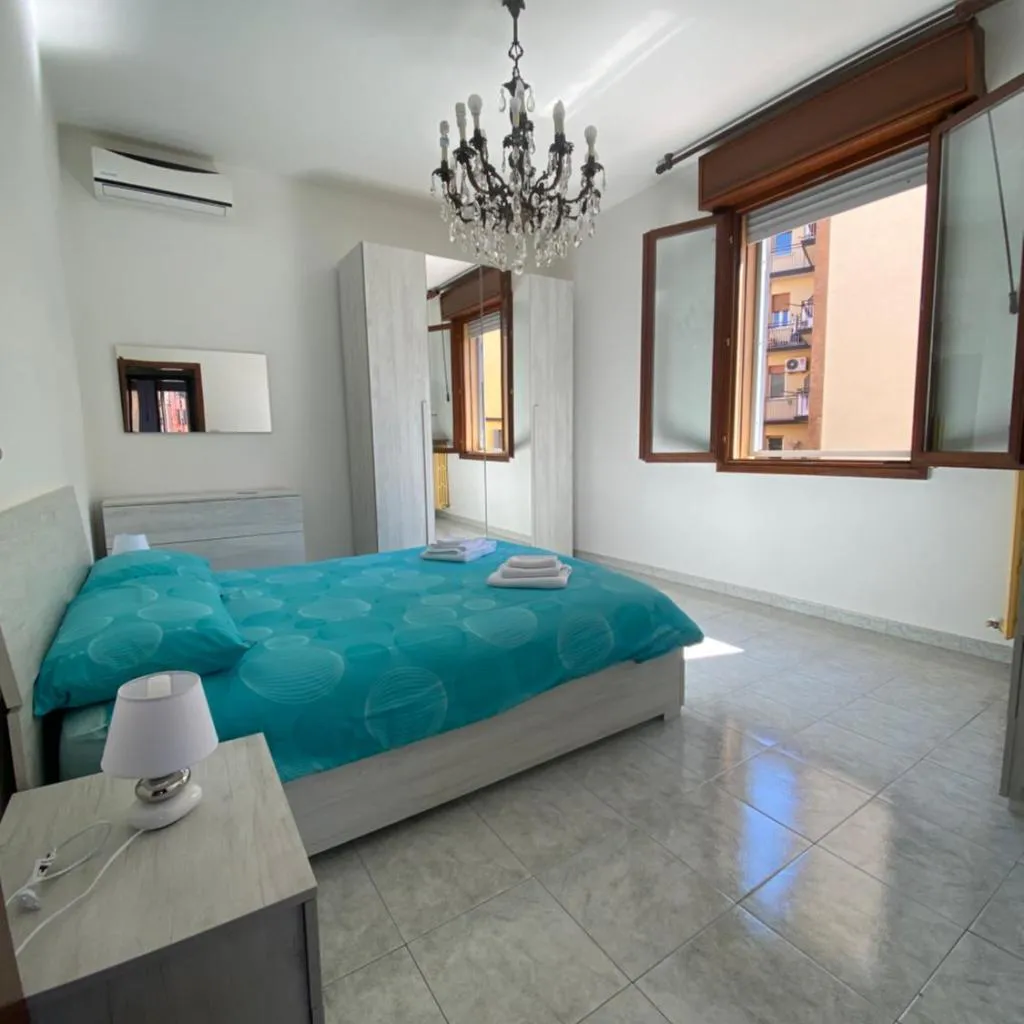 Photograph of M.G. Home 2 a un passo da tutto