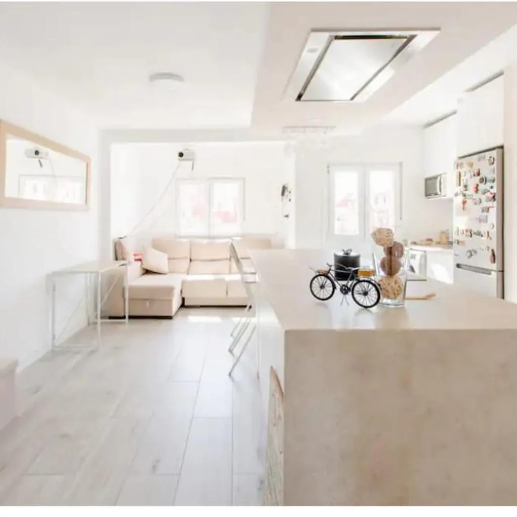 Photograph of Habitacion con cama doble cerca a Plaza Castilla