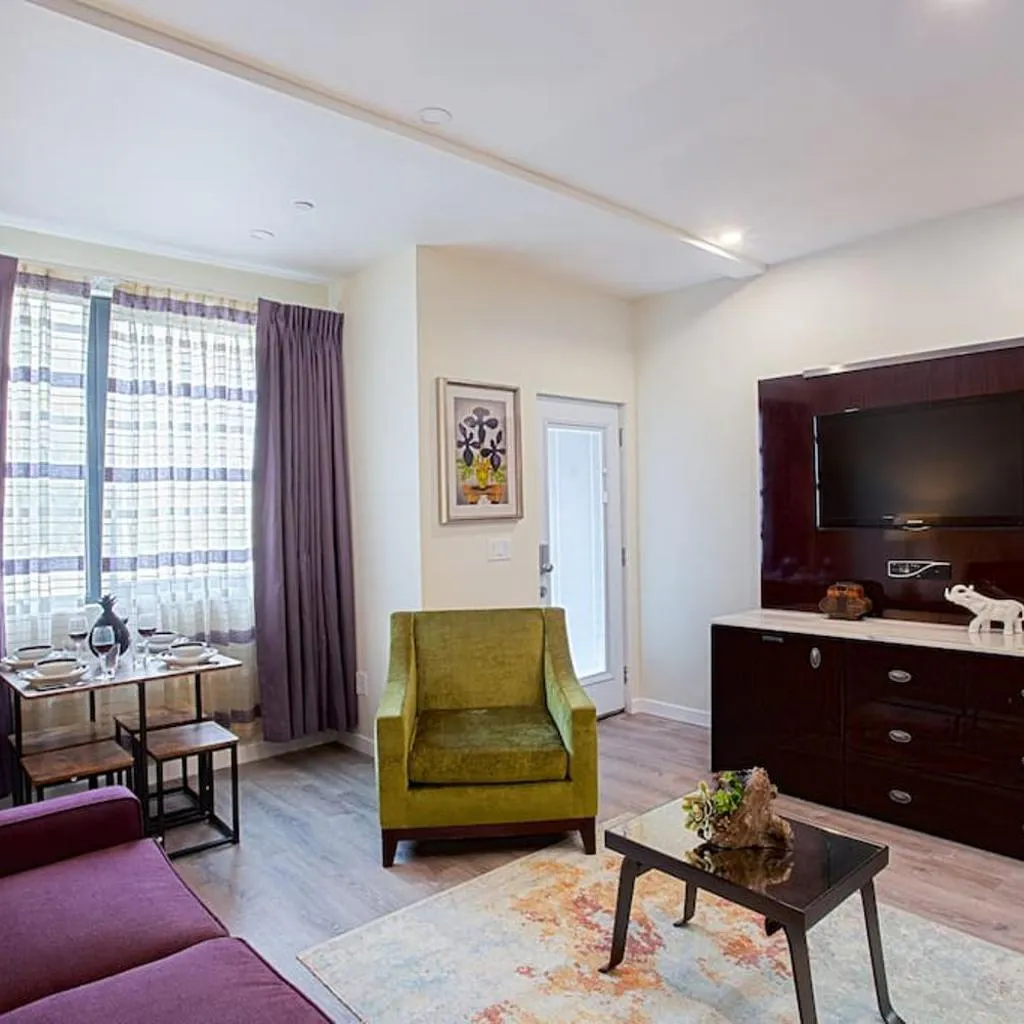 Photograph of Luxurious One Bedroom Suite with Balboa Park View