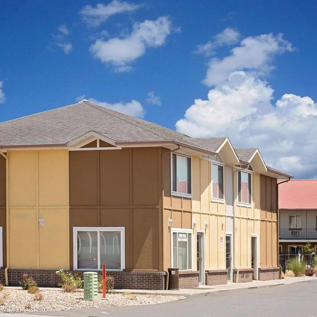 Photograph of Super 8 by Wyndham Denver Central