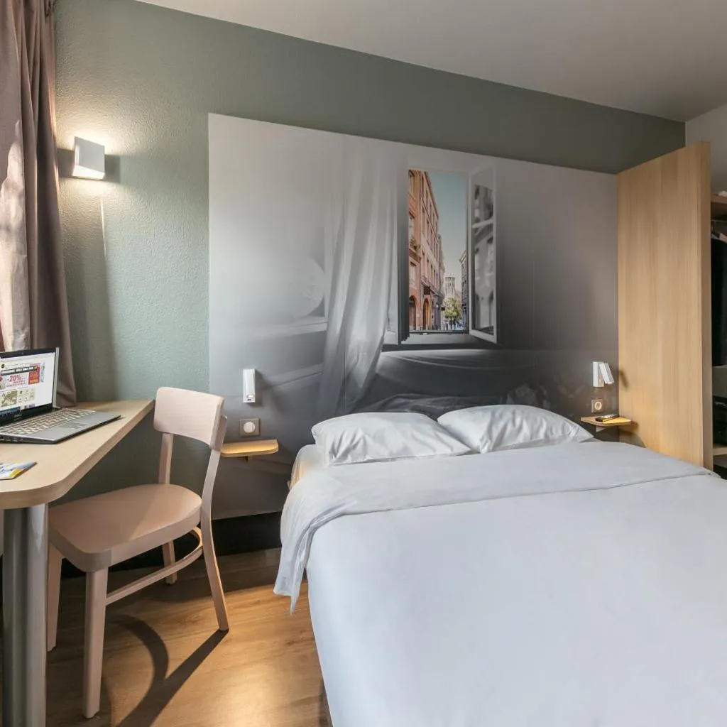 Photograph of B&B HOTEL Toulouse Centre Canal du Midi