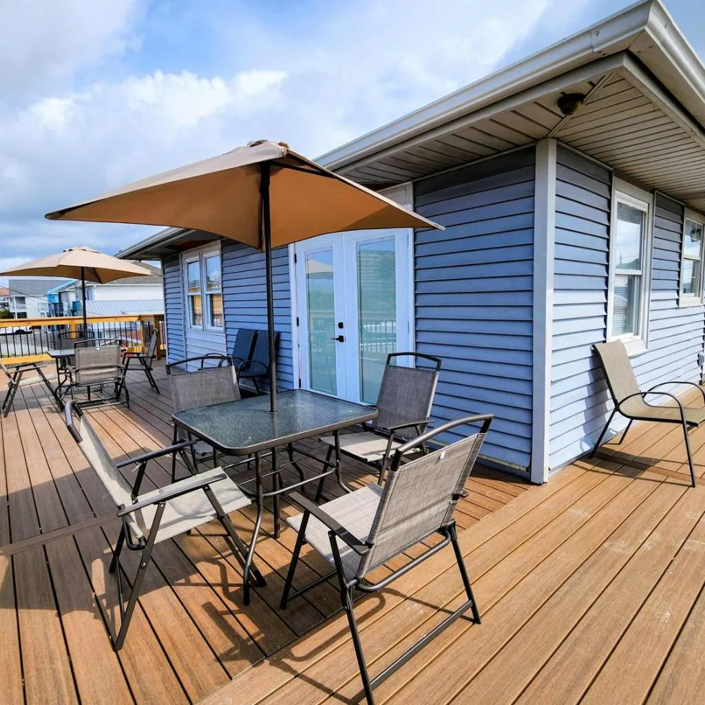 Photograph of New listing Dog-friendly beach escape with a full kitchen & furnished back patio