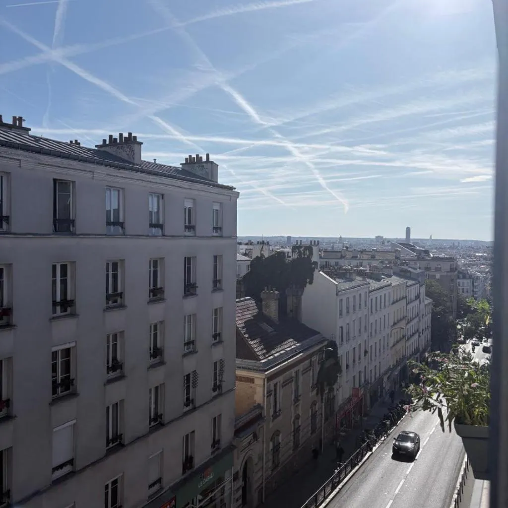 Photograph of Le petit Paris 20