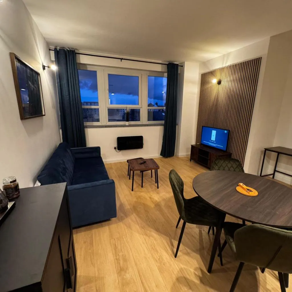 Photograph of Modern 2 bedroom 2 Bathroom Flat, Free Parking in Woolwich