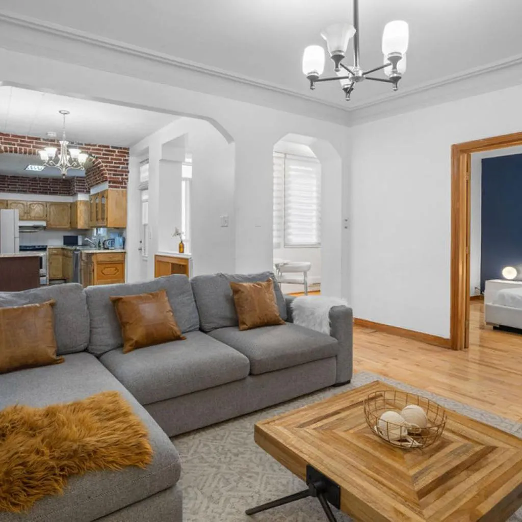 Photograph of Majestic 4BR – Stay in the Heart of MTL