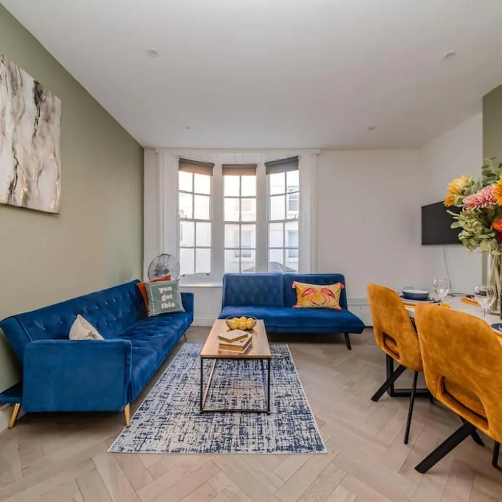 Photograph of 3 Bedroom 2 Bath I Next to Brighton Beach I Slp 10