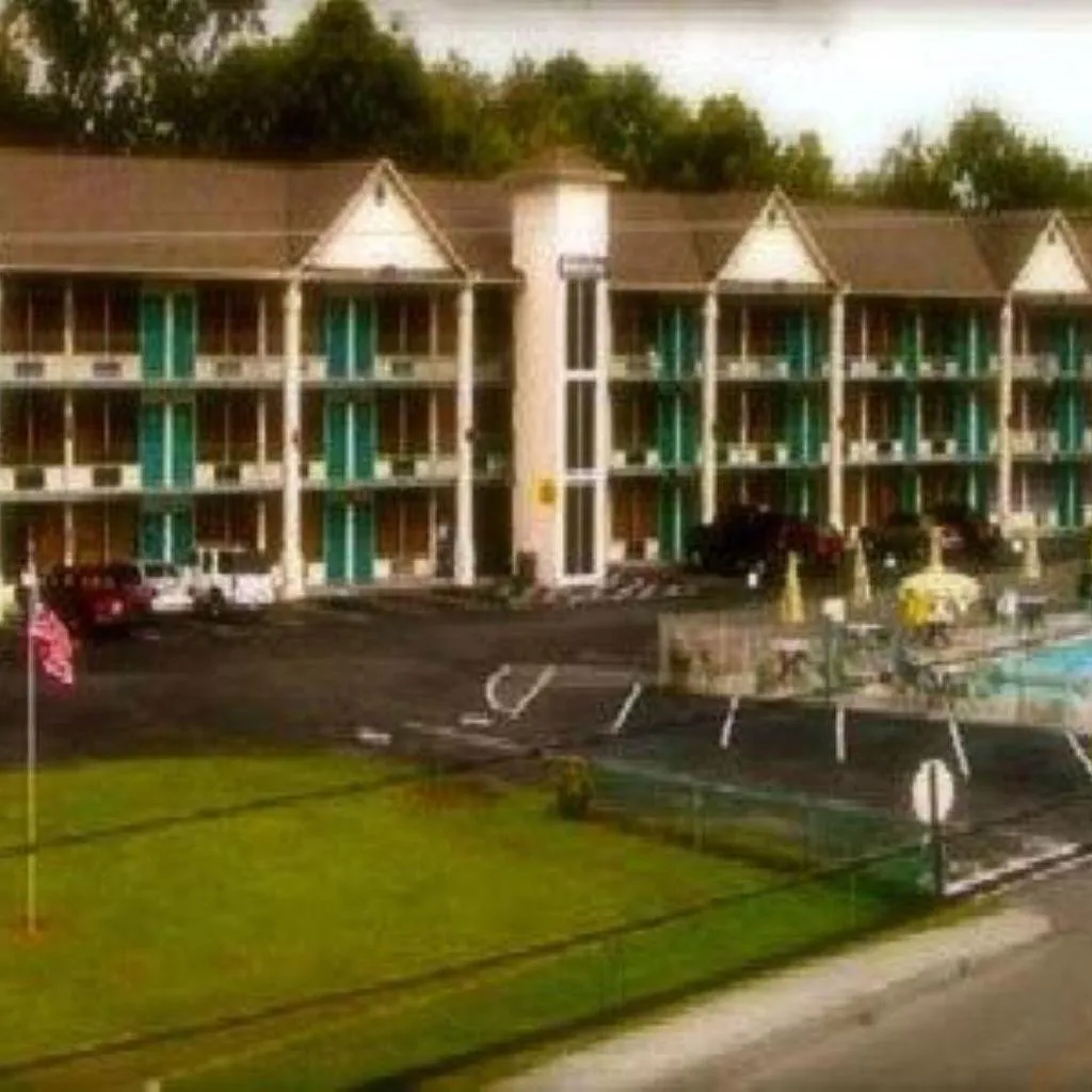 Photograph of River Lodge South
