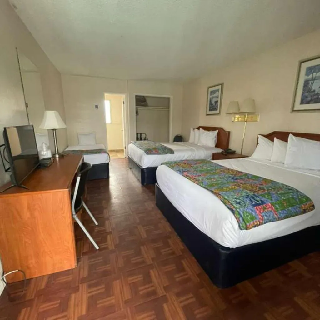 Photograph of Mission Bay Motel