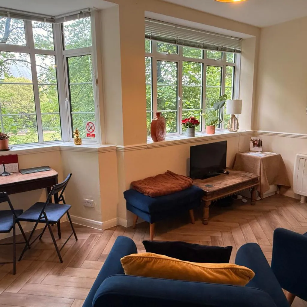 Photograph of Royal Pavilion Garden Apartment with Parking