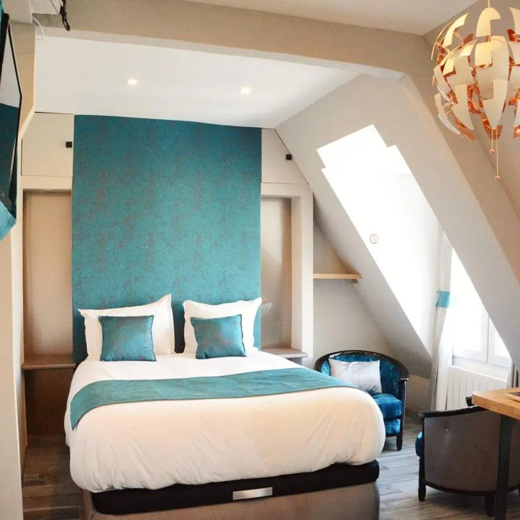 Photograph of Victor Hugo - Splendid flat near Eiffel Tower