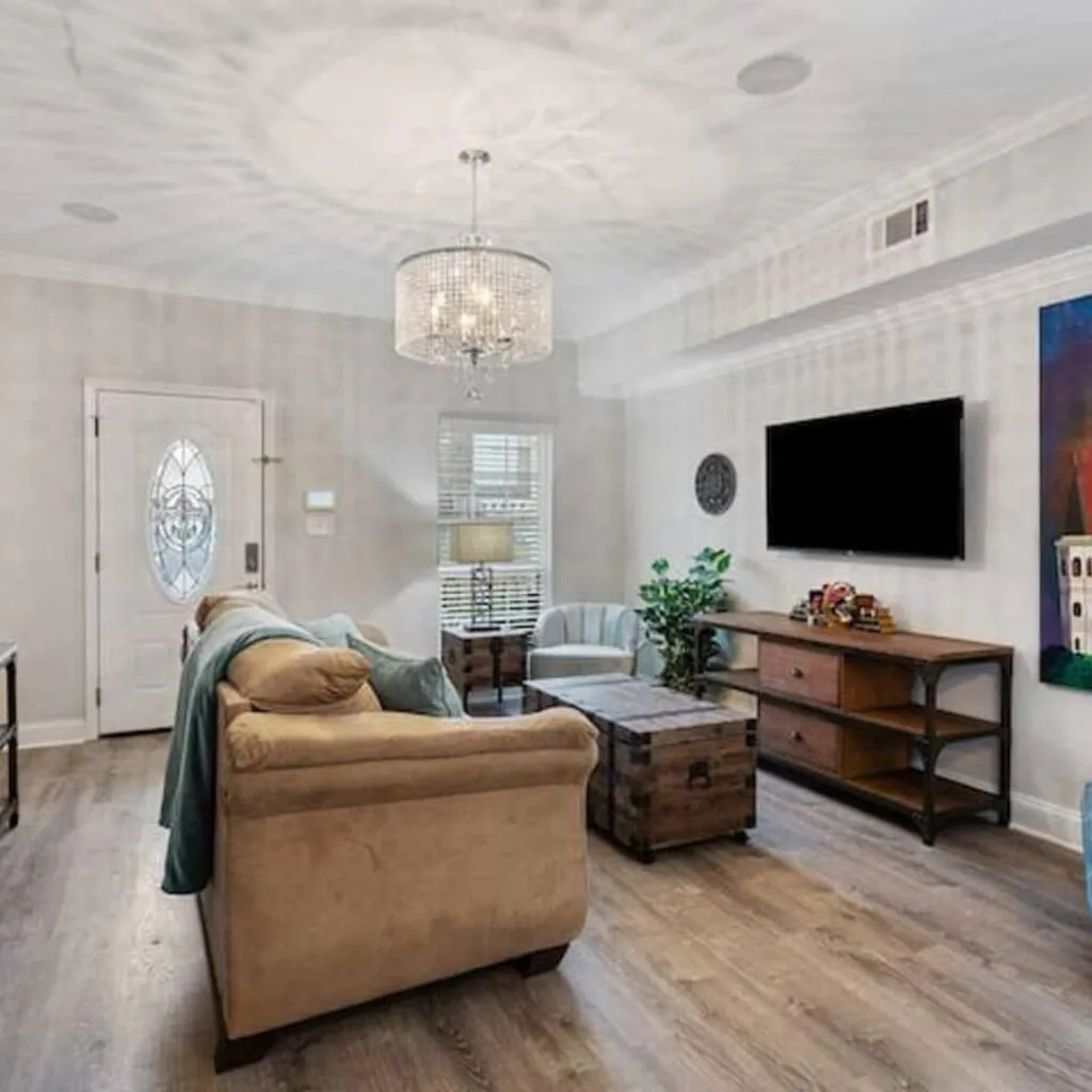 Photograph of Chic 5 Bedroom Home Near French Quarter
