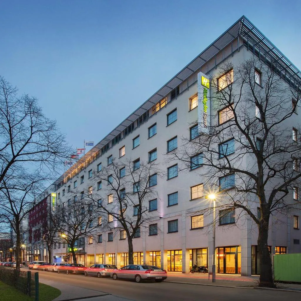 Photograph of Holiday Inn Express Berlin City Centre by IHG