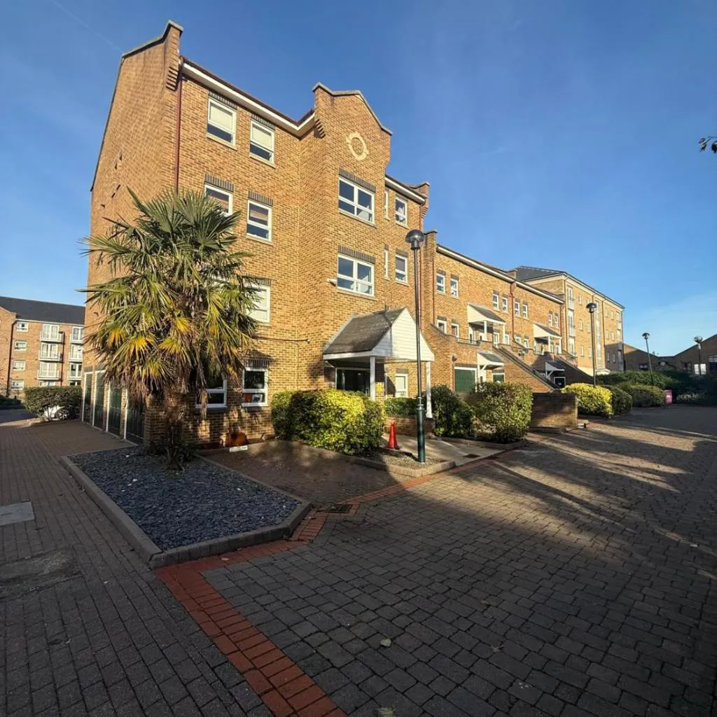 Photograph of Stylish riverside apartment with free parking